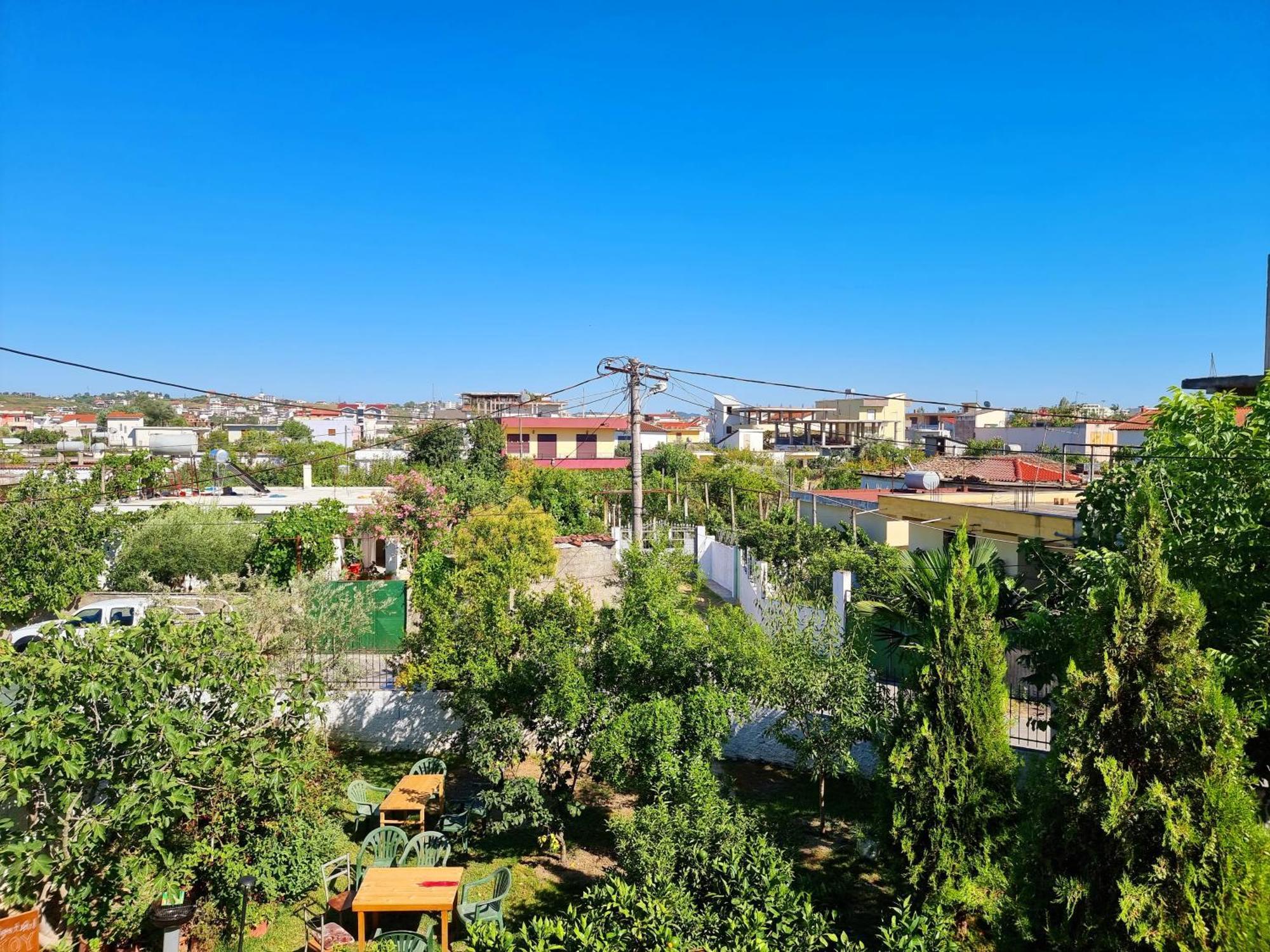 Guest House Vila Elezi Durres Ruang foto
